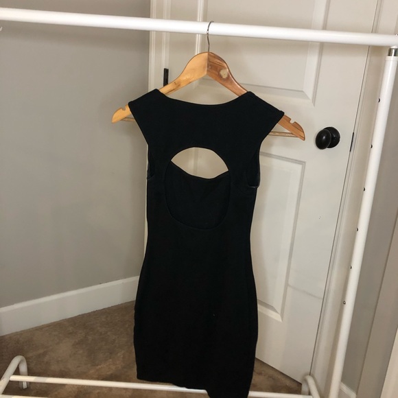 AMERICAN APPAREL BLACK DRESS WITH BACK CUTOUT - Picture 4 of 4